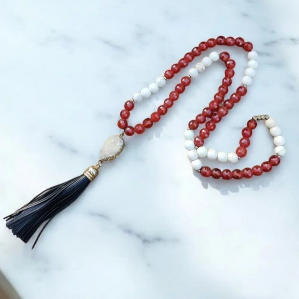 Boho 30" red jade and white howlite turquoise druzy tassel necklace - Picture 2 of 16